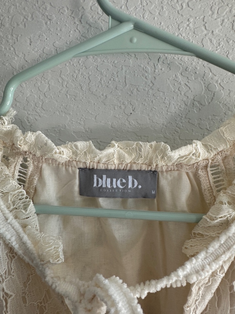 Blue B. Cream Floral Lace Tiered Ruffle Boho Bell Sleeve Blouse Size M - Picture 4 of 10